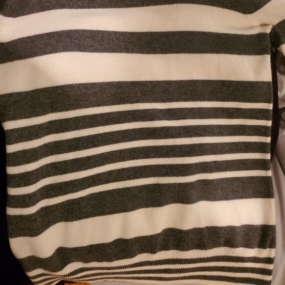 Aqua Cashmere sweater - Picture 2 of 7